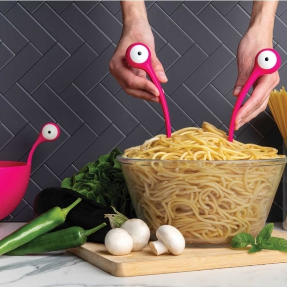 OTOTO Spaghetti Pasta Server Monster Eyes Kitchen Pasta Alien Pink - Picture 3 of 3